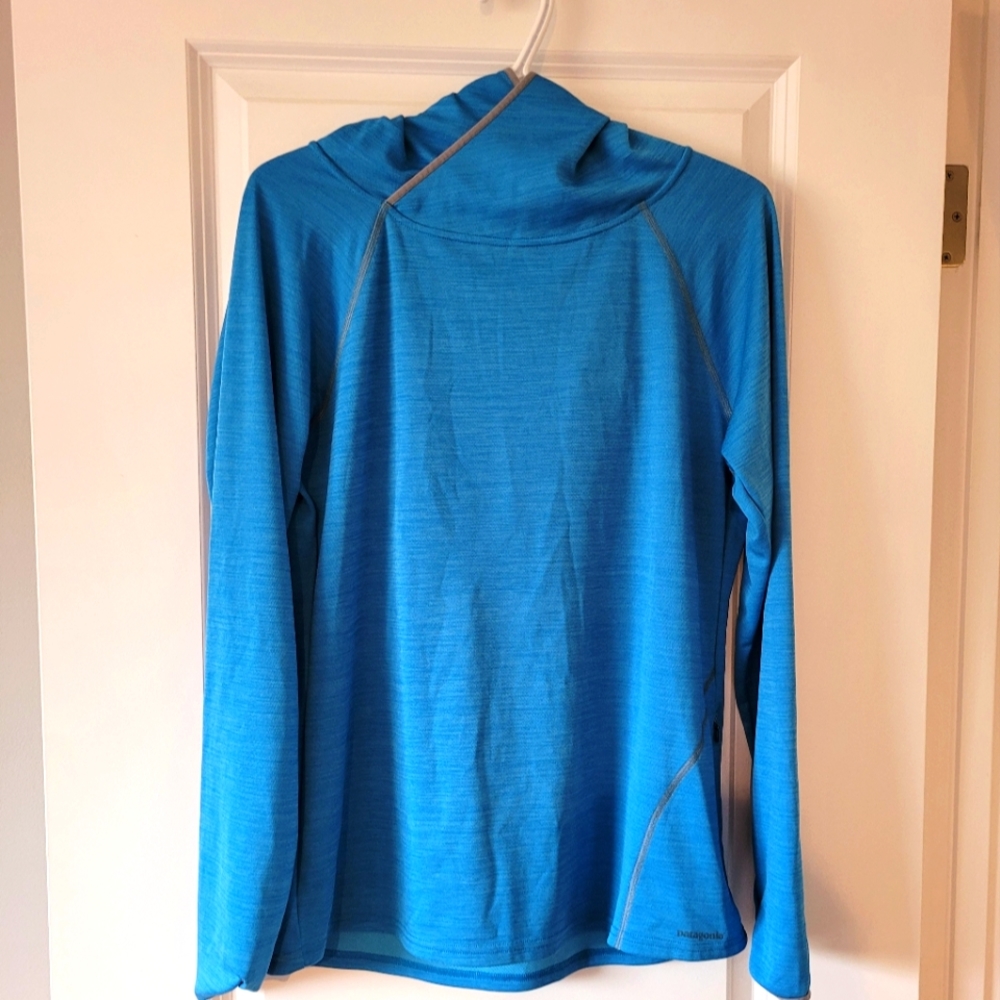 Patagonia hooded long-sleeved sun shirt